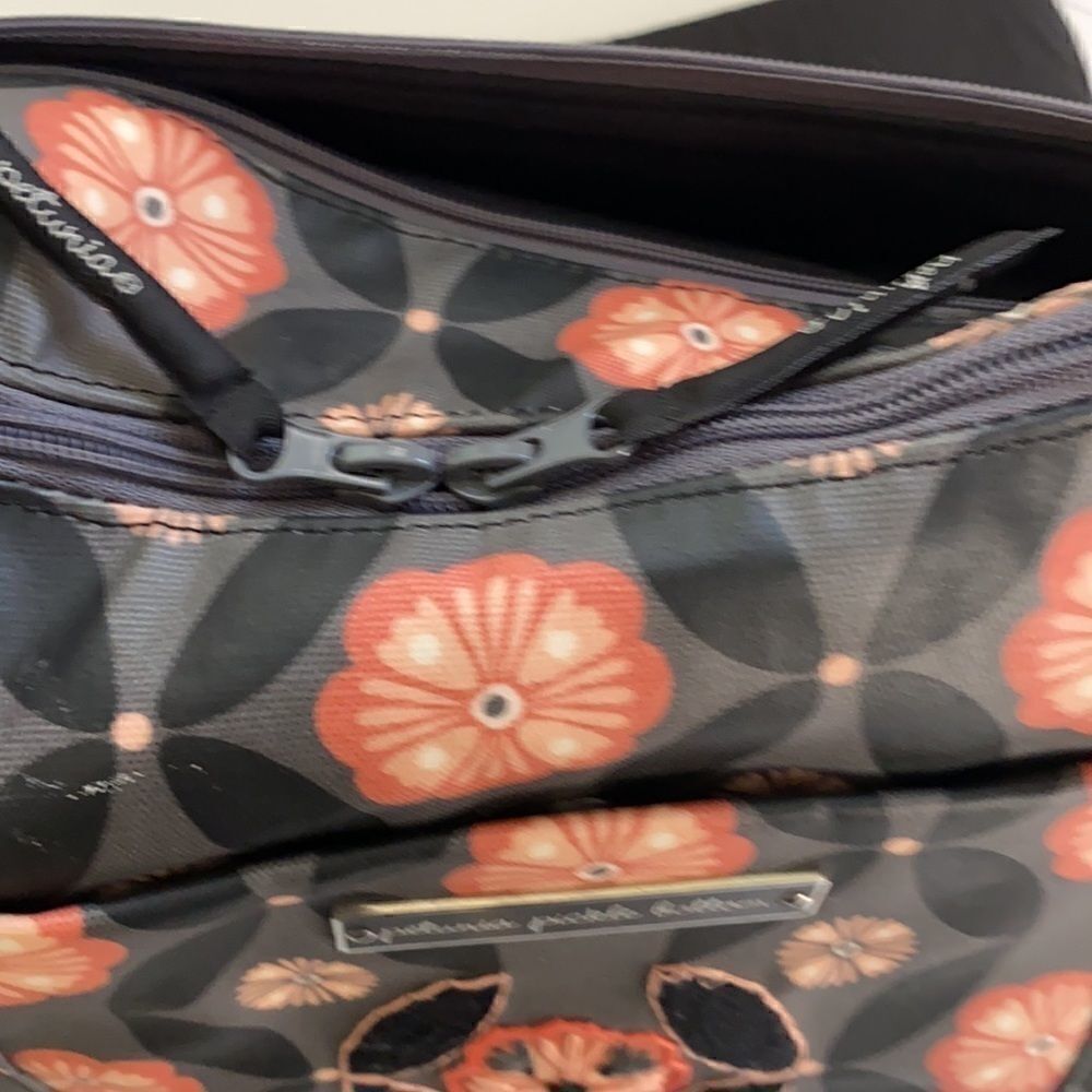 PETUNIA PICKLE BOTTOM TOURING TOTE DIAPER BAG - Picture 14 of 15